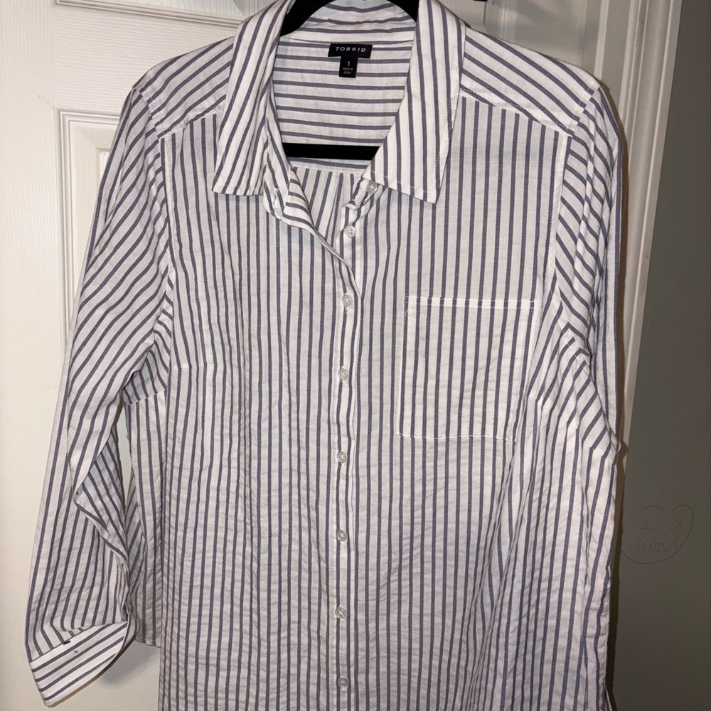 Torrid White and lavender Casual Button Down Shirt